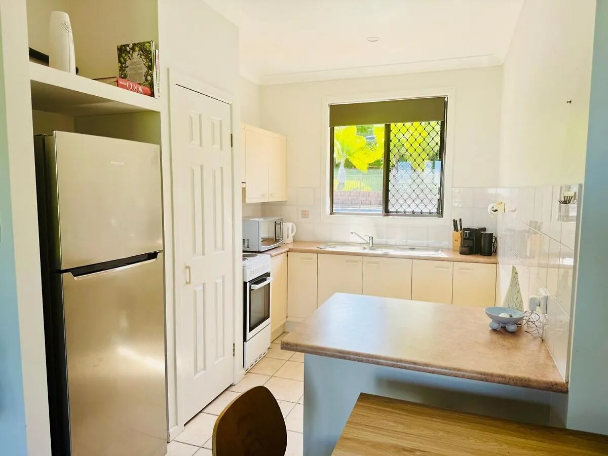 Apartment 2 Bedroom Granny Flat In Nerang With Shared Pool Gold Coast Australia