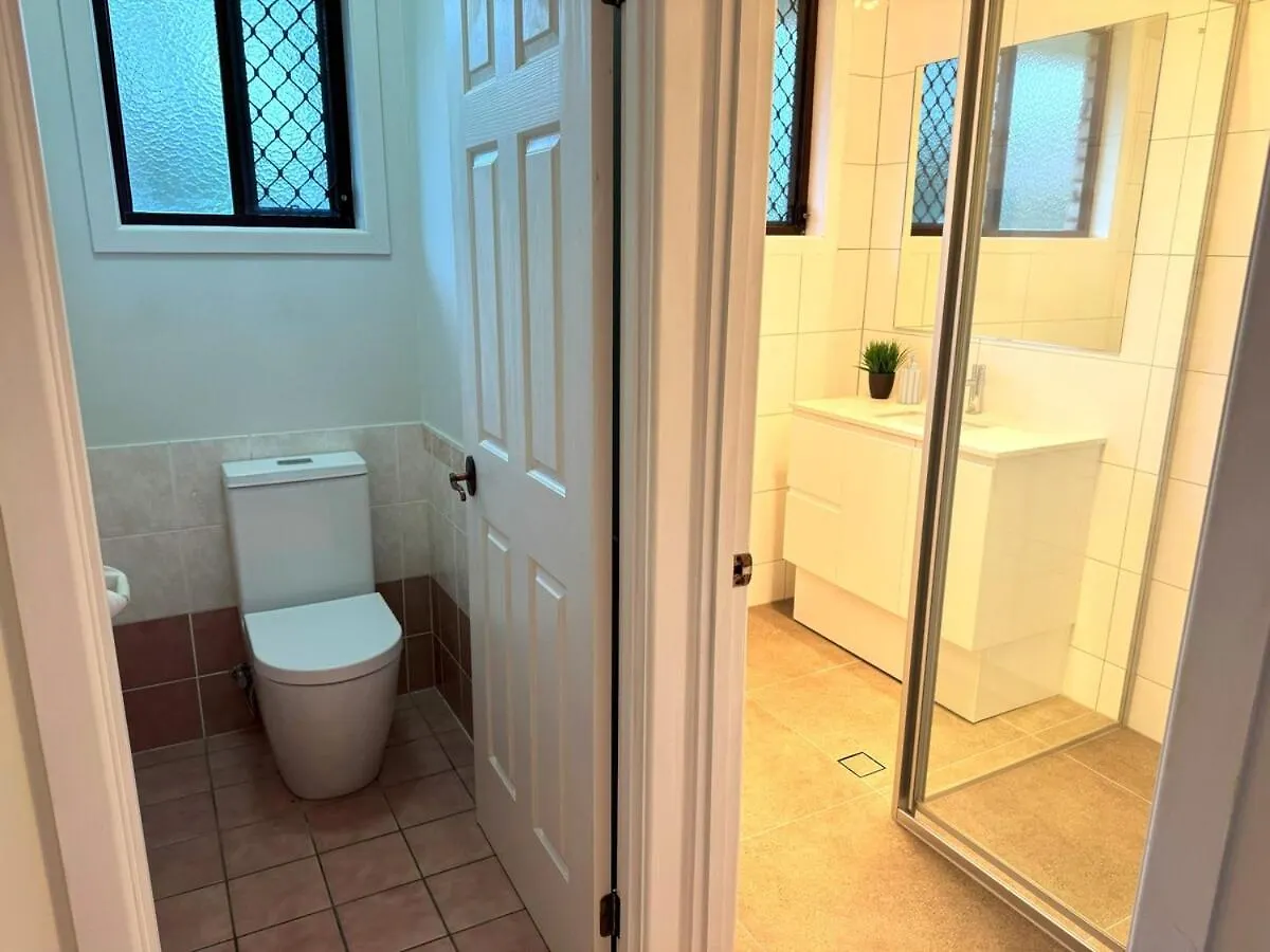 2 Bedroom Granny Flat In Nerang With Shared Pool Gold Coast 0*,